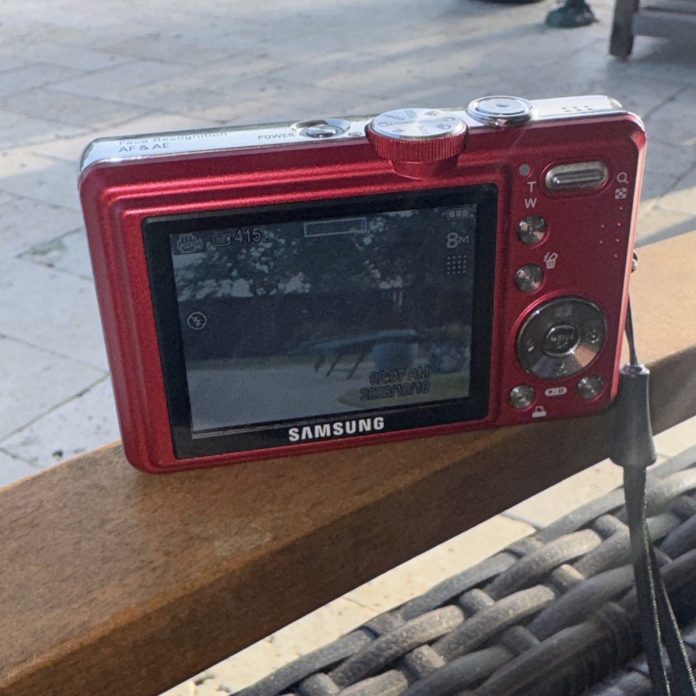 Samsung L Series L830 8MP Digital Camera Red With Battery & Charger, Working!! - Picture 8 of 16
